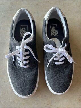Vans Men’s Low-Top Lace-Up Sneakers - Charcoal and White